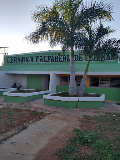 Cerámica y alfarería de tepakan