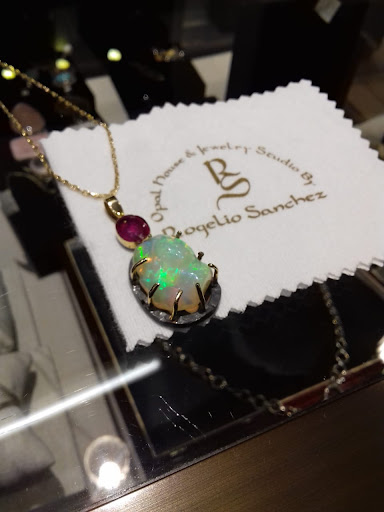Rogelio Sánchez Jewelry studio